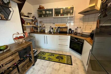 Jena-Zentrum Dachgeschoss - 1.100,00&nbsp;EUR Kaltmiete, ca.&nbsp; 90,00&nbsp;m&sup2; in Jena (PLZ: 07743)