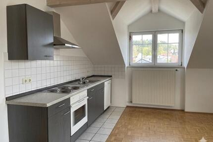 1-Zimmer-DG-Wohnung - 585,00&nbsp;EUR Kaltmiete, ca.&nbsp; 42,00&nbsp;m&sup2; in Waldburg (PLZ: 88289)