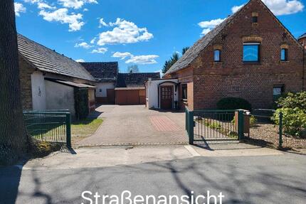 Einfamilienhaus mit großem Grundstück und viel Nebengelass - Krauschwitz i. d. O.L.