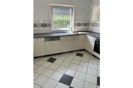 Ideal für 1-2 Personen. Großzügige 2 Zimmerwohnung mit integrierter Küche, Wintergarten, Terrasse. - Rösrath