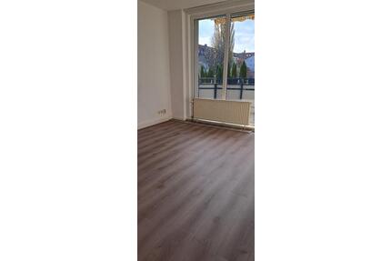 3 Zimmer 2. OG mit Balkon und Wanne - Halberstadt