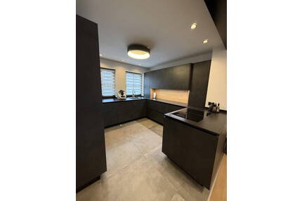 Exklusiv modernisierte Doppelhaushälfte in Bestlage Nürnberg-Fischbach