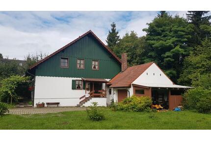 Provisionsfrei: Wunderschönes Holzhaus mit 774 qm Grundstück - Tiefenbach