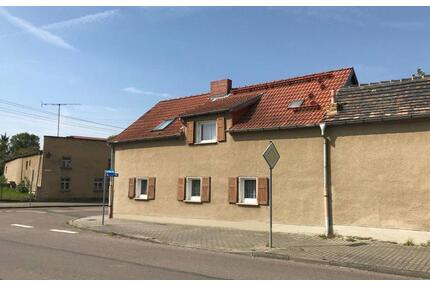 Einfamilienhaus mit Garage & Nebengebäude in Lützen nähe Leipzig