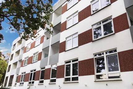 Helle 3-Zimmer-Wohnung mit 2 Balkonen, Einbauküche und großzügigem Essbereich in Schwachhausen - Bremen Gete