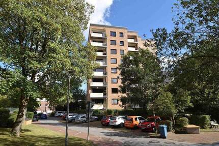 Vermietete Eigentumswohnung in zentraler Lage, sehr gepflegter Zustand, mit Balkon, Personenaufzug und Tiefgaragenstellplatz - Bad Oldesloe