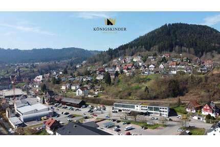 Ein Platz über dem Tal: Baugrundstück mit unverbaubarem Weitblick ! - Alpirsbach