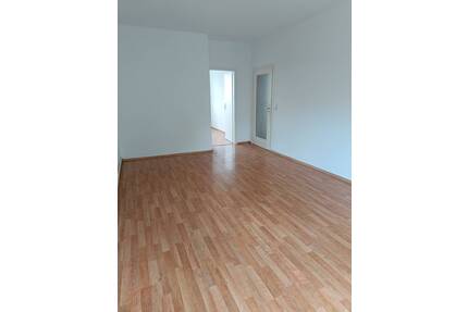 ++ RESERVIERT ++ 3 Raumwohnung mit Balkon und kleiner EBK - Regis-Breitingen