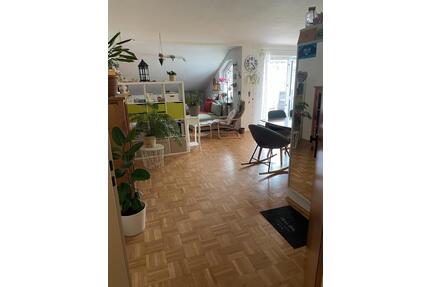 2-Zimmer-Dachgeschosswohnung in ruhiger Lage - Ohne Provison - Blumberg