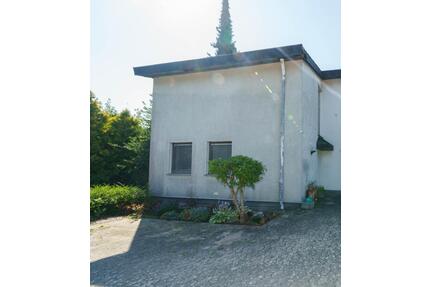Charmantes Häuschen in Hinterhauslage mit Garten & Terrasse - Fürth 10809563000