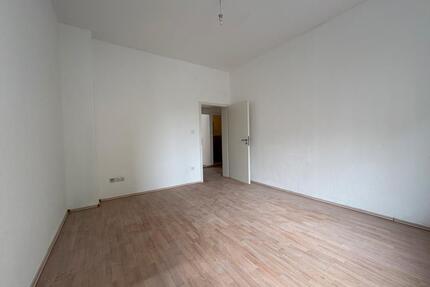 Frisch renovierte 3-Zimmer-Altbauwohnung mit hohen Decken im Erdg - Offenbach am Main Buchrain