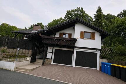 Großzügiges Einfamilienhaus mit 2 Einliegerwohnungen - Bad Zwesten