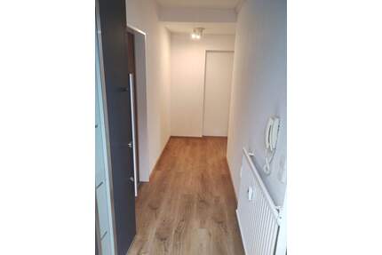 Schöne, helle 2-ZKB-Wohnung mit EBK und Terrasse in Leimens bester Lage