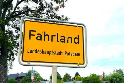 Grundstück zu verkaufen in Potsdam-Fahrland 176.850,00 € 393 m²
