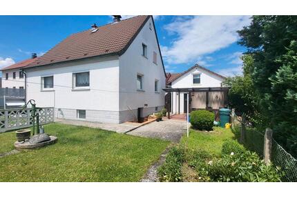 Einfamilienhaus mit 2 Garagen in Ebersdorf b Coburg - Ebersdorf bei Coburg