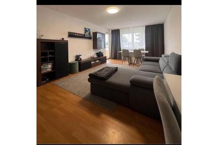 Drei Zimmerwohnung - 1.650,00&nbsp;EUR Kaltmiete, ca.&nbsp; 84,00&nbsp;m&sup2; in Stuttgart (PLZ: 70374) Bad Cannstatt