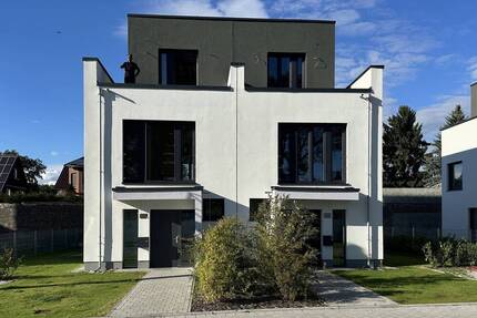 Doppelhaushälfte direkt am Wasser in Köpenick - Gated Community mit privatem Strand an der Dahme - Berlin