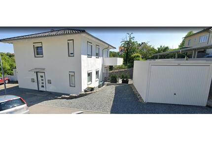 Wohnhaus mit 2 Wohneinheiten und Garagen in LandauIsar - Landau an der Isar