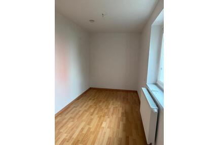 2,5- Raumwohnung ERDGESCHOSS in Mücheln (Geiseltal) AB SOFORT ZU VERMIETEN