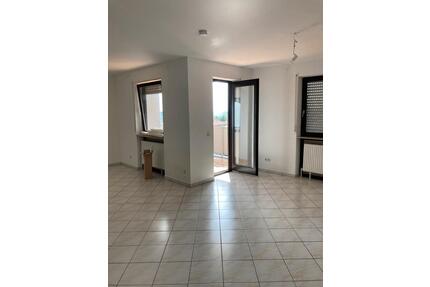 Gut eingeteilt. Helle Wohnung mit Balkon ab 1. Juni. 26 - Friedrichsthal