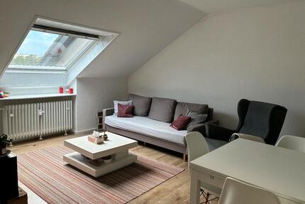 3-Zimmer-Dachgeschosswohnung in Schloss Neuhaus - Paderborn