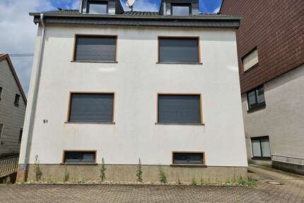 Haus zum Kaufen in Heusweiler 135.000,00 € 211 m²