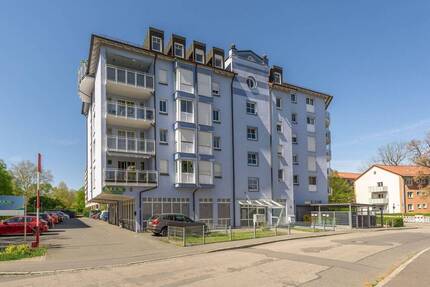 Stadtnah wohnen - Attraktive, moderne 2-Zi-Wohnung mit Balkon und TG-Stellplatz in Fürth (Hardhöhe)