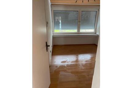 3 Zimmer Wohnung - 1.300,00&nbsp;EUR Kaltmiete, ca.&nbsp; 104,00&nbsp;m&sup2; in Baltmannsweiler (PLZ: 73666)