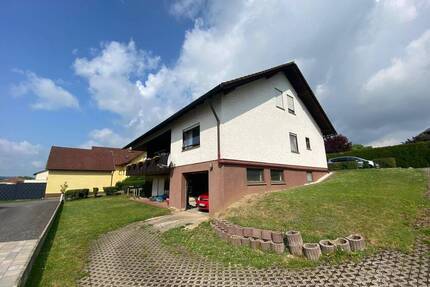 Einfamilienhaus mit GartenBauplatz und Entwicklungspotenzial in Bodelstadt - Itzgrund