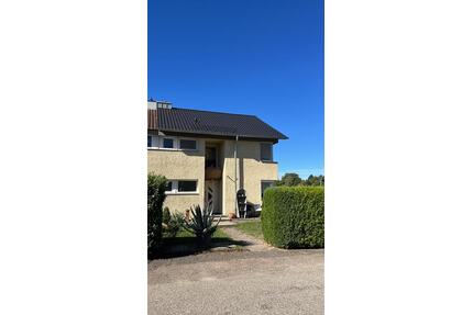 Doppelhaushälfte in Essingen - 1.280,00&nbsp;EUR Kaltmiete, ca.&nbsp; 125,00&nbsp;m&sup2; in Essingen (PLZ: 73457)