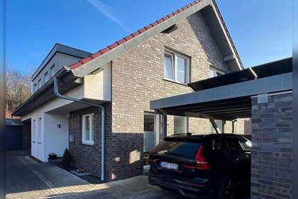 Ruhig gelegen, clever geschnitten - moderne Doppelhaushälfte mit Keller und Carport - Borken