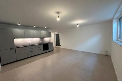 2 Zimmer UG Wohnung - 1.050,00&nbsp;EUR Kaltmiete, ca.&nbsp; 65,00&nbsp;m&sup2; in Schaafheim (PLZ: 64850)