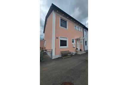 Reiheneckhaus in ruhiger Lage in Türkheim
