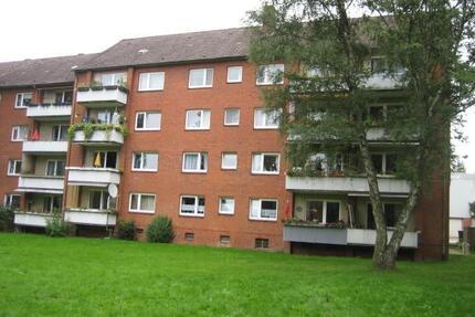 Schöne Wohnung: 4-Zimmer-Wohnung saniert mit Balkon - Geesthacht