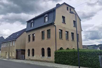 Haus zum Kaufen in Lößnitz 65.000,00 € 185 m²