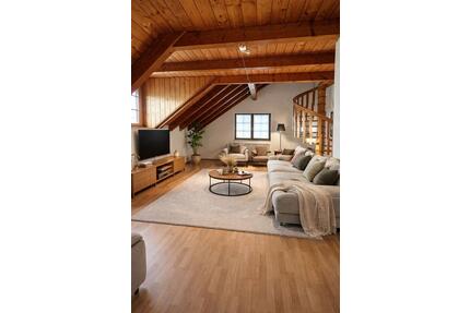 Helle Maisonette-Wohnung mit offener Galerie und Weitblick - Weilheim