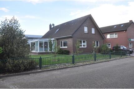 Einfamilienhaus - 250.000,00&nbsp;EUR Kaufpreis, ca.&nbsp; 175,00&nbsp;m&sup2; in Rhauderfehn (PLZ: 26817)