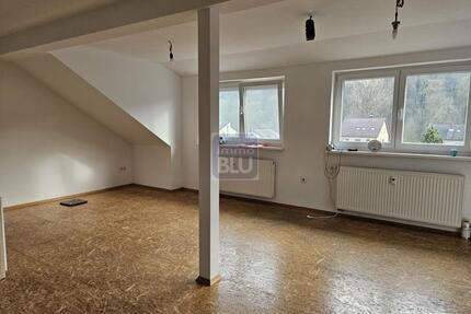 Helle, attraktive 3-Zi-DG-Wgh in Weingarten mit Kelleranteil und Stellplatz! - Weingarten (Baden)