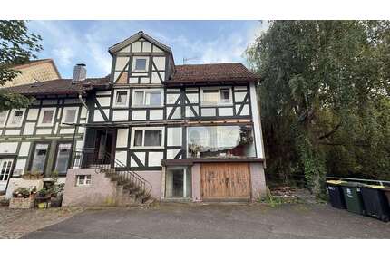 Haus zum Kaufen in Helsa 69.000,00 € 207 m²