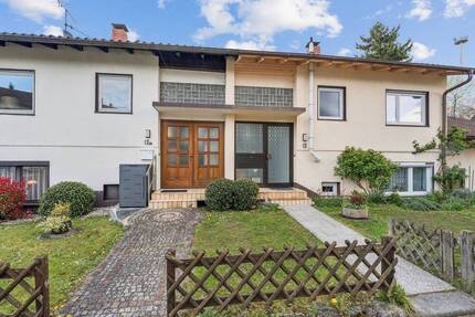 Ein Zuhause mit Charakter - Reihenmittelhaus mit Gartenidylle und Potenzial in Friedlingen - Weil am Rhein