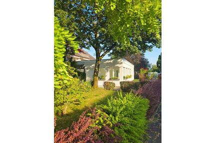 Schöner Bungalow Meerbusch - Tolle Lage - bestehend aus zwei ETW