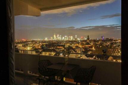 Skylineblick im 10. OG: Stilvoll modernisierte 2-Zimmer-Wohnung in Top-Lage Frankfurt - Frankfurt am Main Bornheim