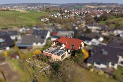 Haus zum Kaufen in Bruchsal Helmsheim 735.000,00 € 334 m² - Bruchsal / Helmsheim