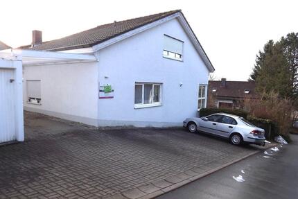 Büro, Praxis oder Kanzlei - 999,00&nbsp;EUR Kaltmiete, ca.&nbsp; 8,00&nbsp;m&sup2; in Bayreuth (PLZ: 95448) Bernecker Straße / Insel / Riedelsberg