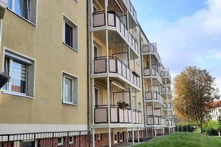 Schicke 3-Raum mit Balkon - 398,00&nbsp;EUR Kaltmiete, ca.&nbsp; 61,20&nbsp;m&sup2;&nbsp;Wohnfl&auml;che in Wilkau-Haßlau (PLZ: 08112)