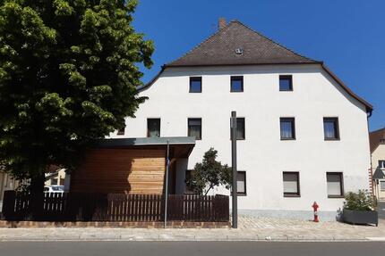 Geräumige 4 Zimmer Wohnung ideal als WG für Studenten oder Montagearbeiter - Baiersdorf