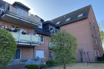 Moderne und helle 2-Zimmer-Dachgeschosswohnung mit Balkon in Moers-Kapellen - WBS erforderlich