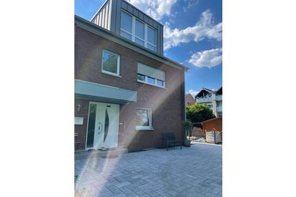 Einfamilienhaus mit Anliegerwohnung in Moers-Schwafheim