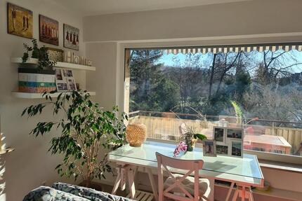 Wohnen am Waldrand:Helle 3-Zimmer-Wohnung mit Balkon in Stuttgart