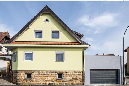 Geräumiges Haus mit großzügiger Terrassenfläche in guter Lage - Furth im Wald